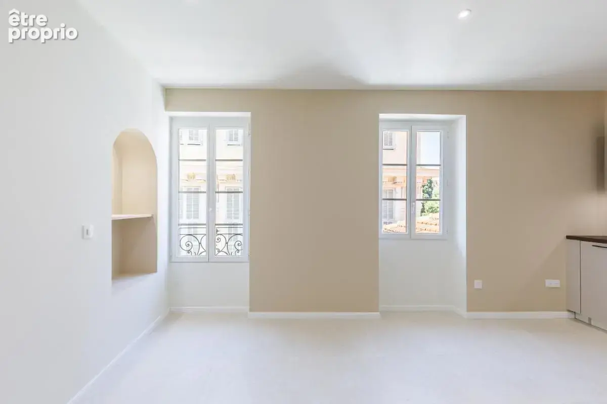 T2 rénové, calme & lumineux, au cœur du Carré d'Or - photo 2