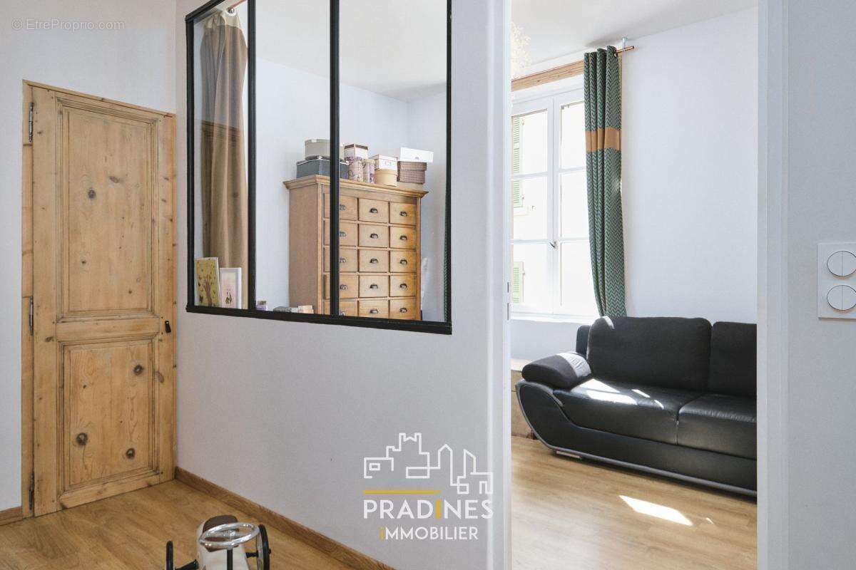 Appartement à MORNANT