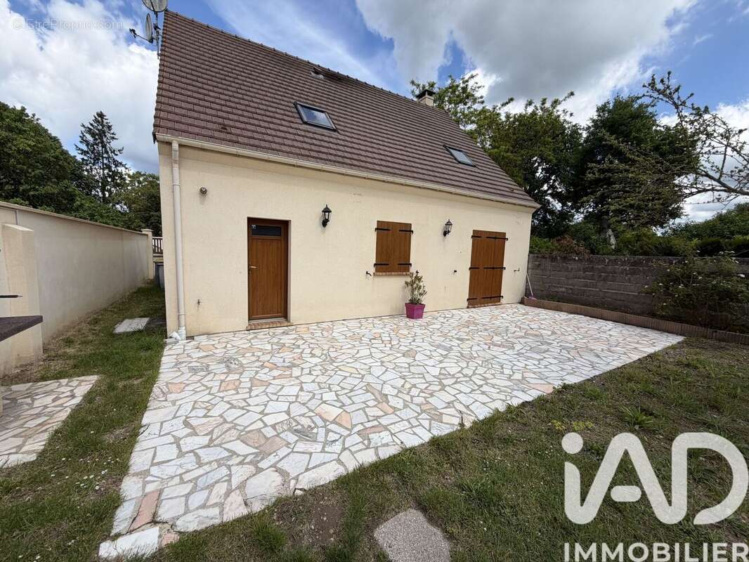 Maison 124 m² à Montcourt-Fromonville  - photo 2