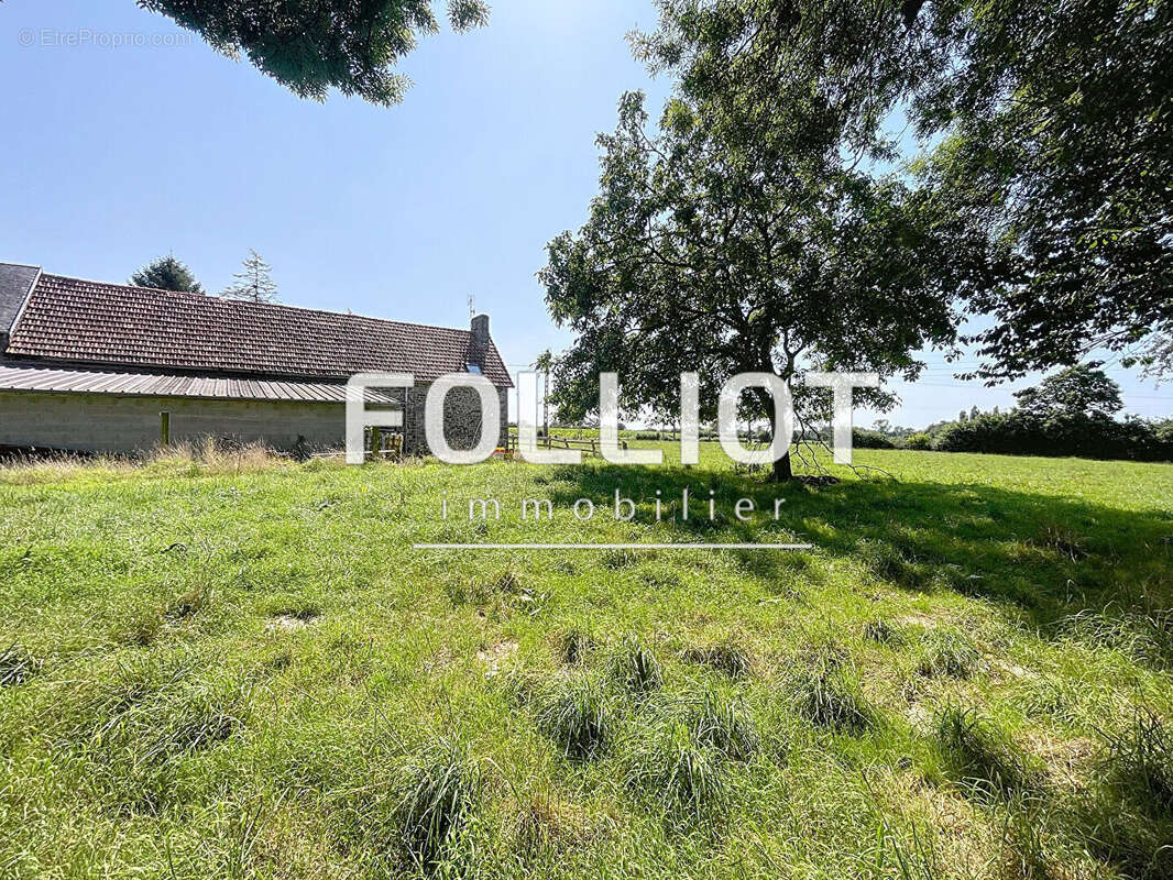 Maison à LE MESNIL-VILLEMAN