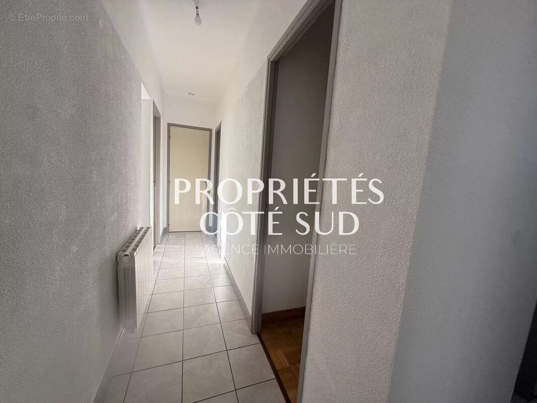 Appartement à VILLENEUVE-LES-AVIGNON