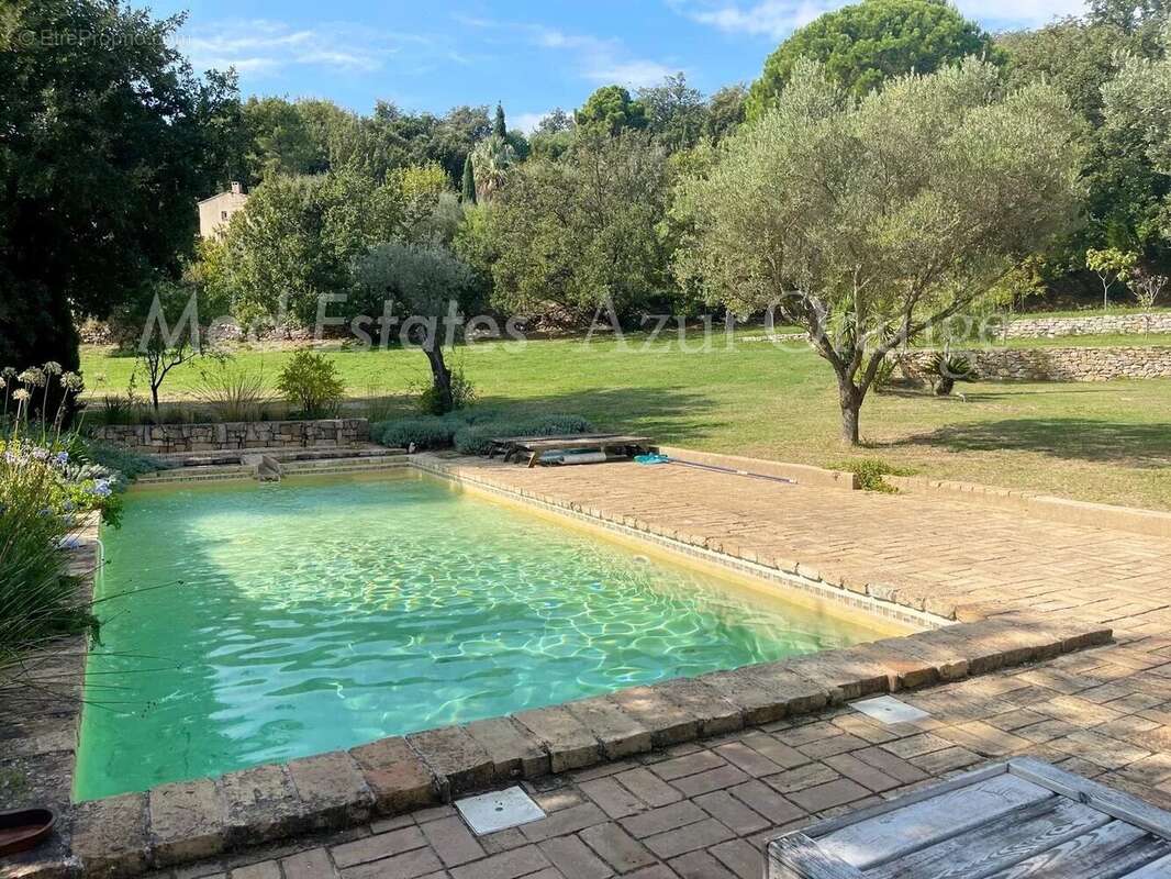 Maison à LA GARDE-FREINET