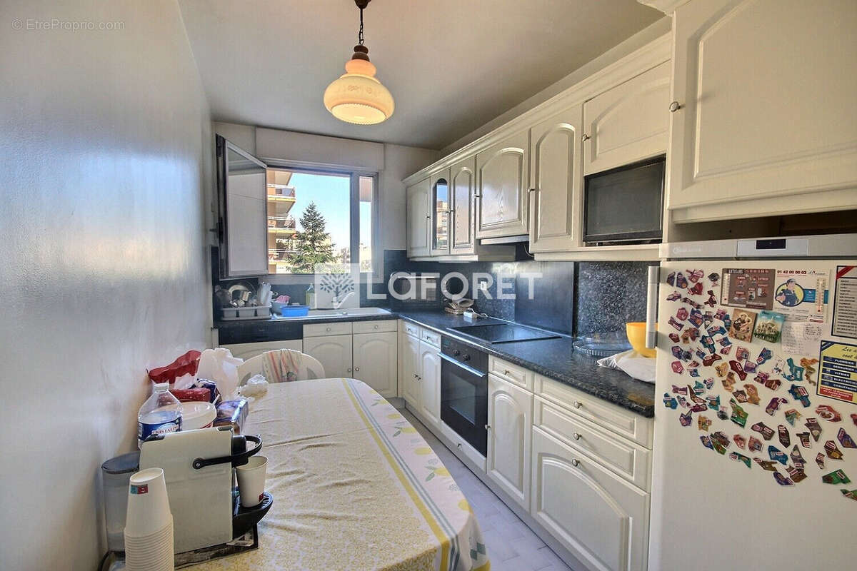 Appartement à COURBEVOIE