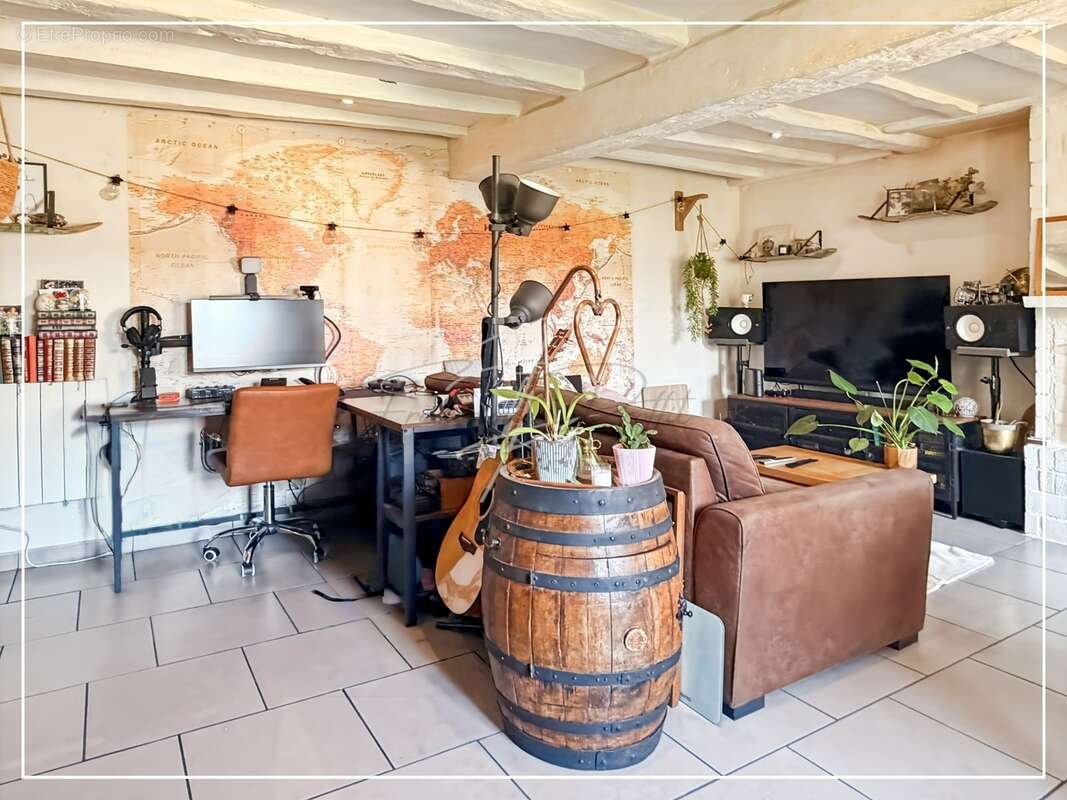 Liancourt centre-ville – t1 avec charme de l'ancien avec garage ! - photo 2