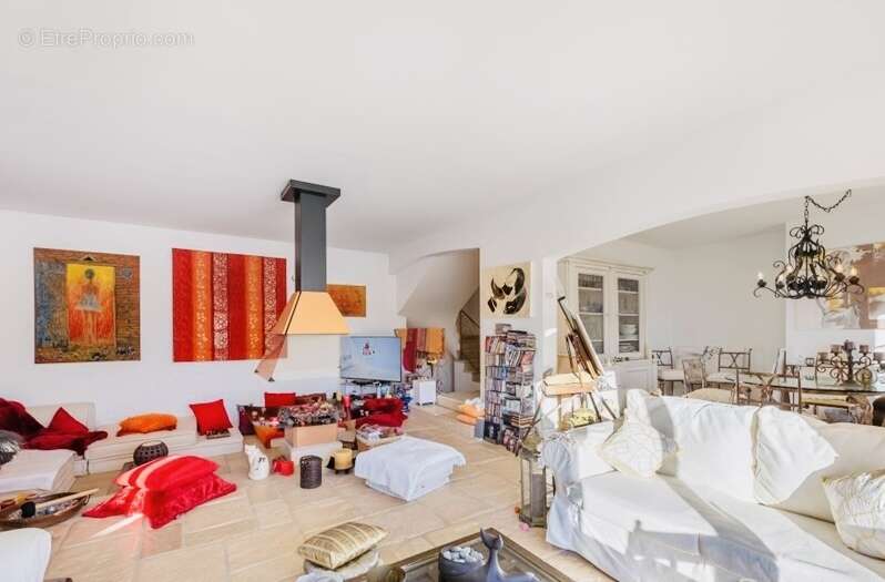 Maison à MONNETIER-MORNEX