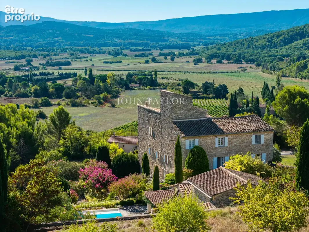 Propriété de prestige en pierre à vendre à Gordes  Vue panoramique sur le Luberon - photo 6