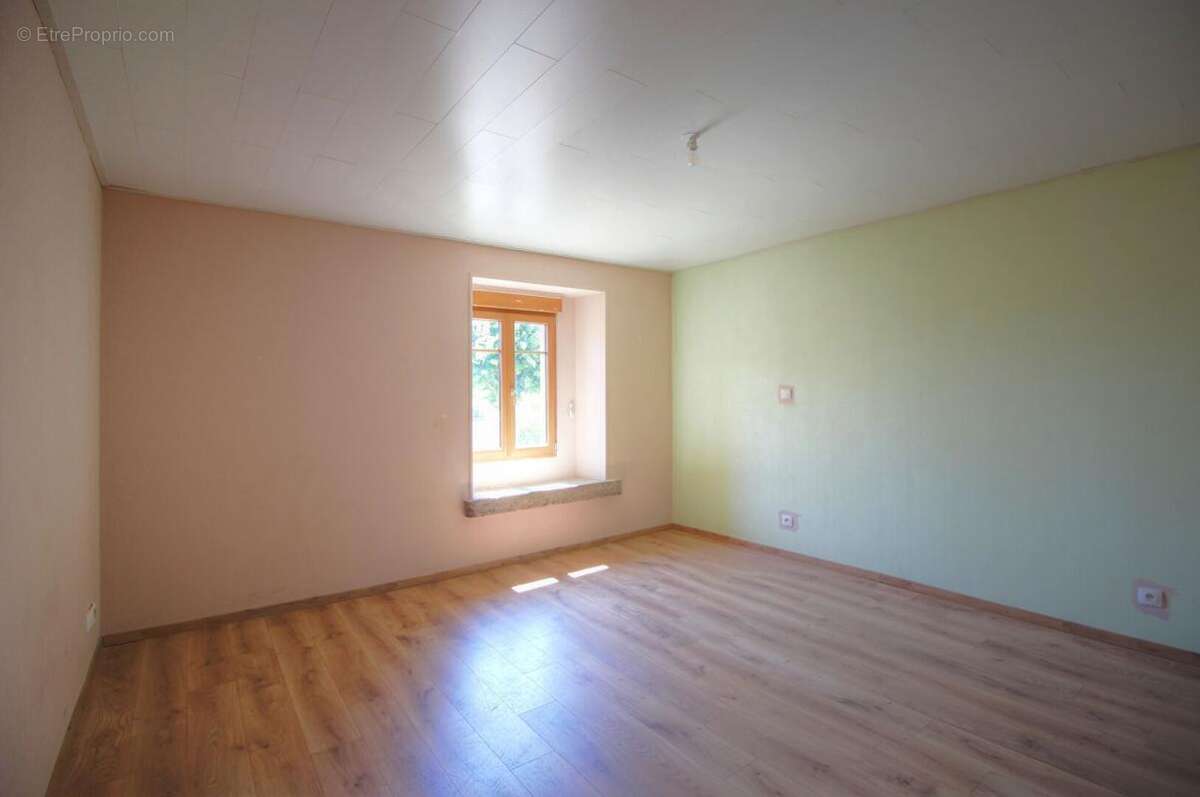 Maison à FONTAINE-FRANCAISE