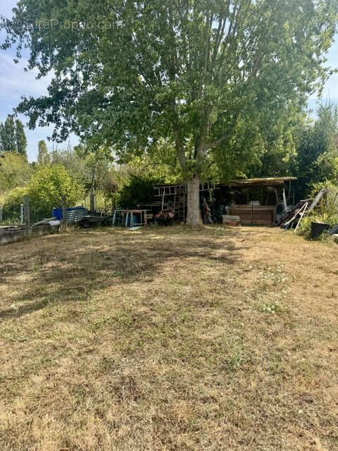 Varennes changy, commerces et écoles a pied, tout a l'égout, garage, cuisne d'été - photo 24