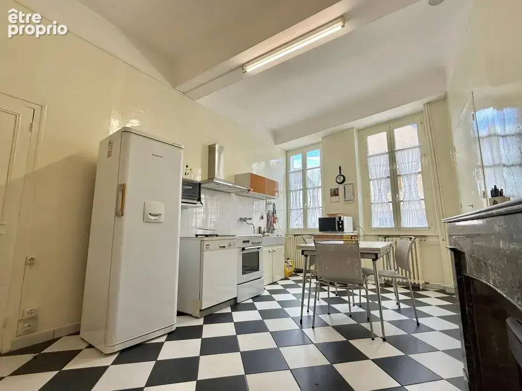 Saint-jean-de-losne – maison de caractère de 284 m² – terrain de 1 224 m² – dépendances et fort potentiel - photo 10