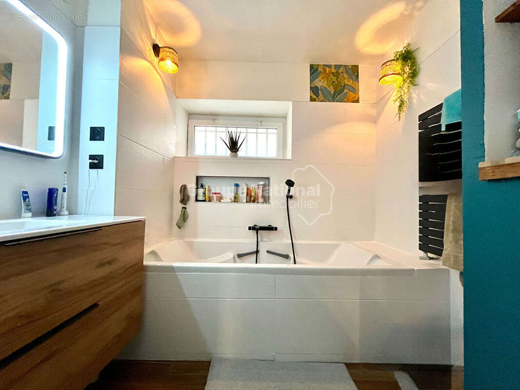 Maison à CHATEAURENARD