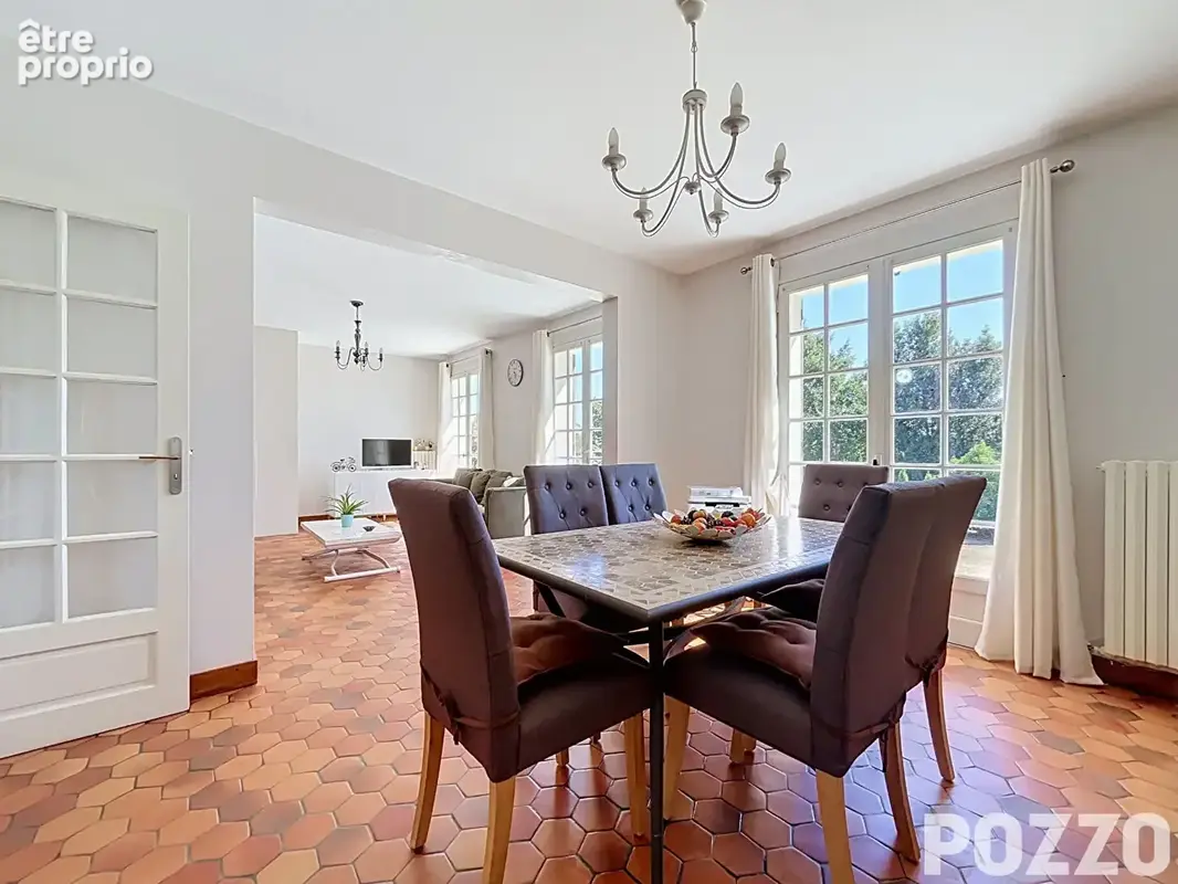 A VENDRE Maison familiale de 155 m² avec 5 chambres à Condé-sur-Vire !! - photo 5