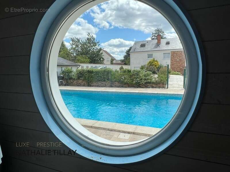 Maison à SAINT-PRYVE-SAINT-MESMIN