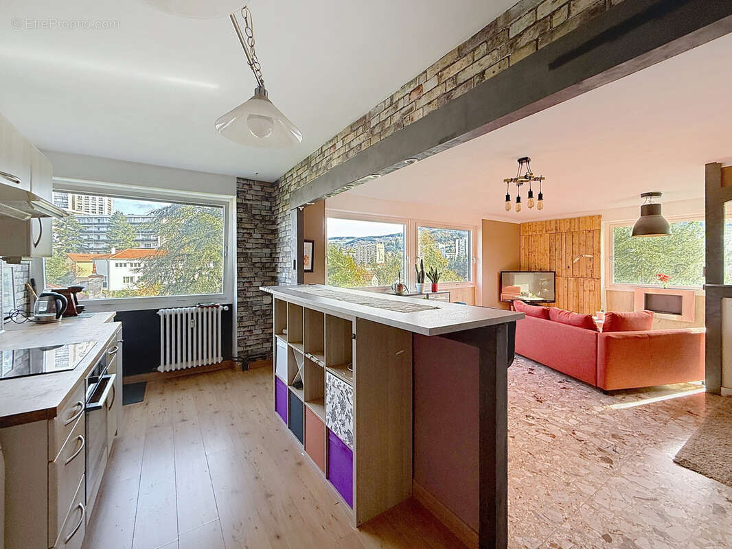 Appartement à SAINT-ETIENNE