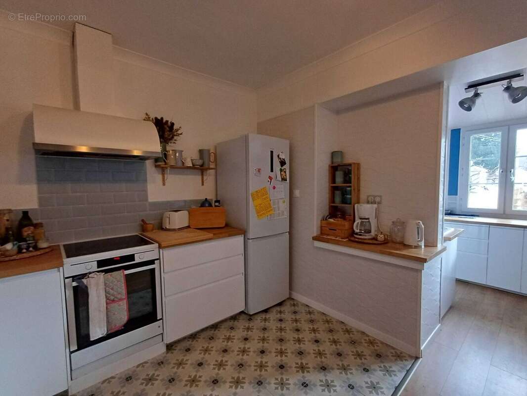 Maison 178 m² à Chasseneuil-Sur-Bonnieure  - photo 7