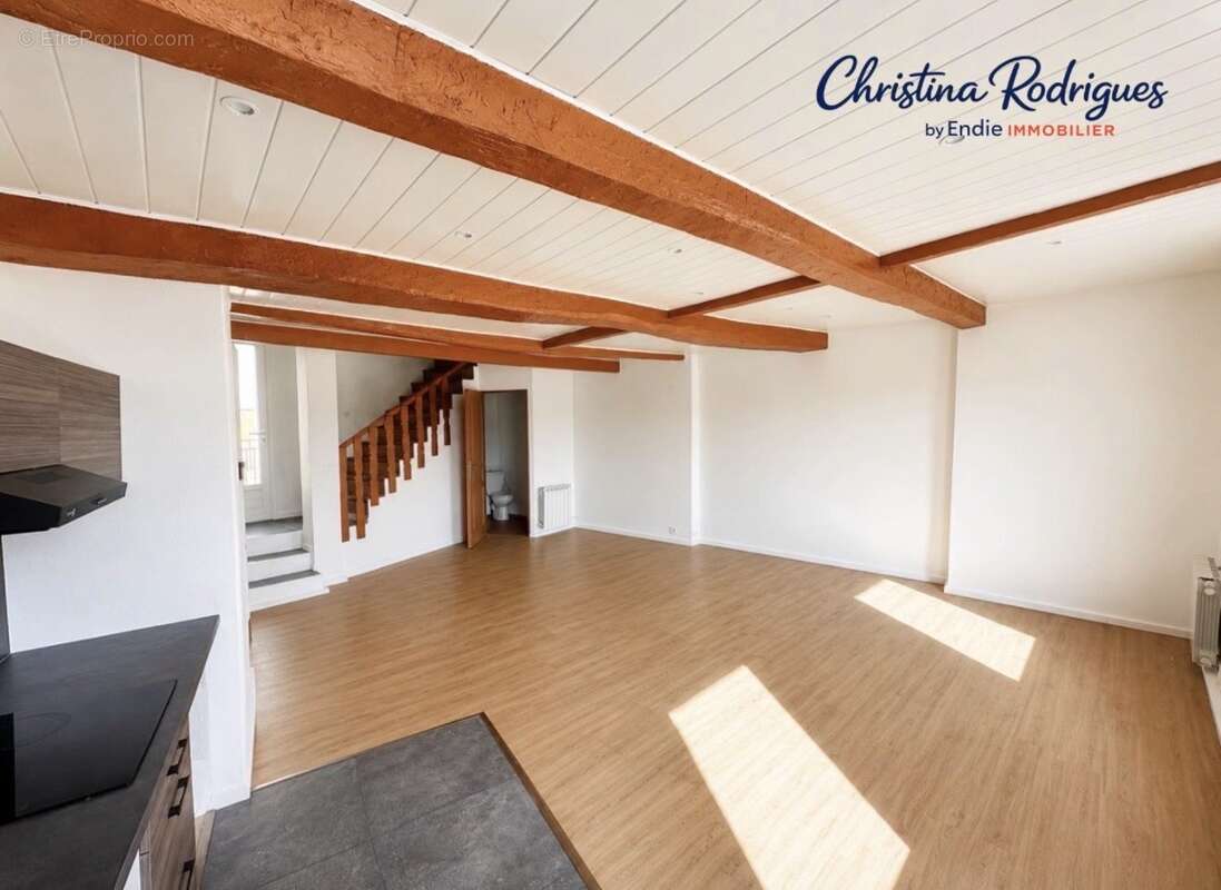 Appartement à SALERNES