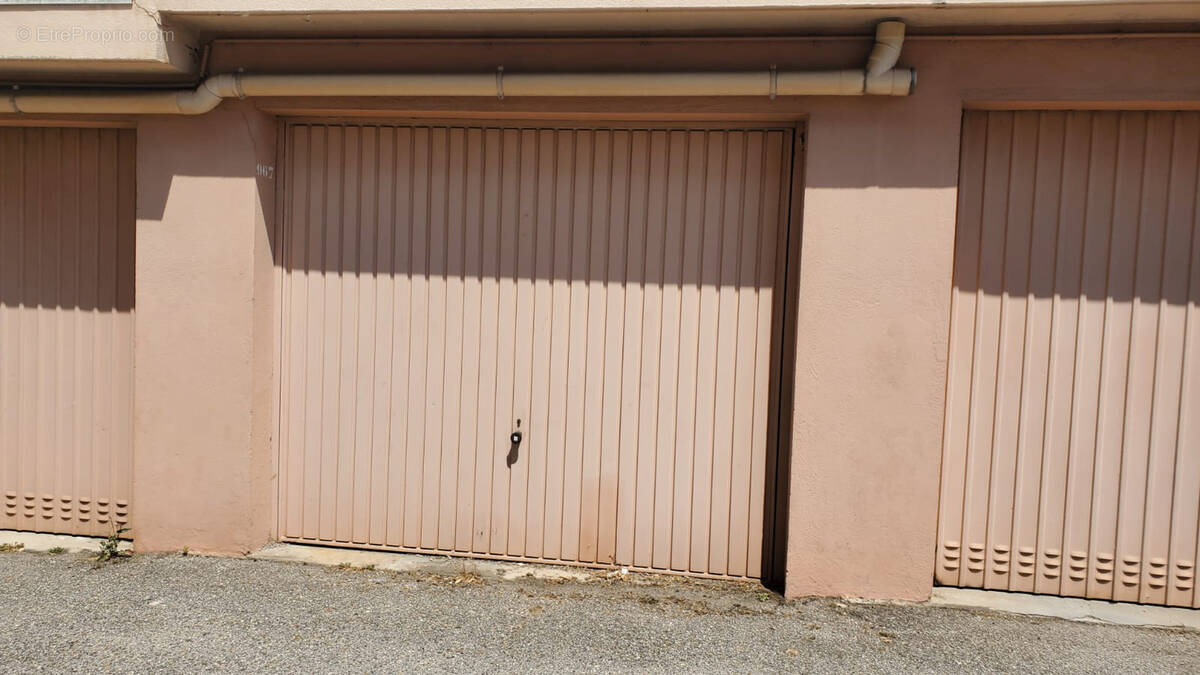 Parking à ANTIBES