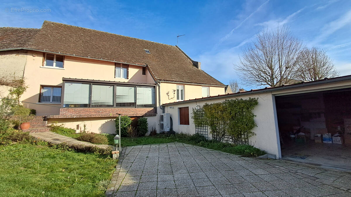 Maison à BREZOLLES