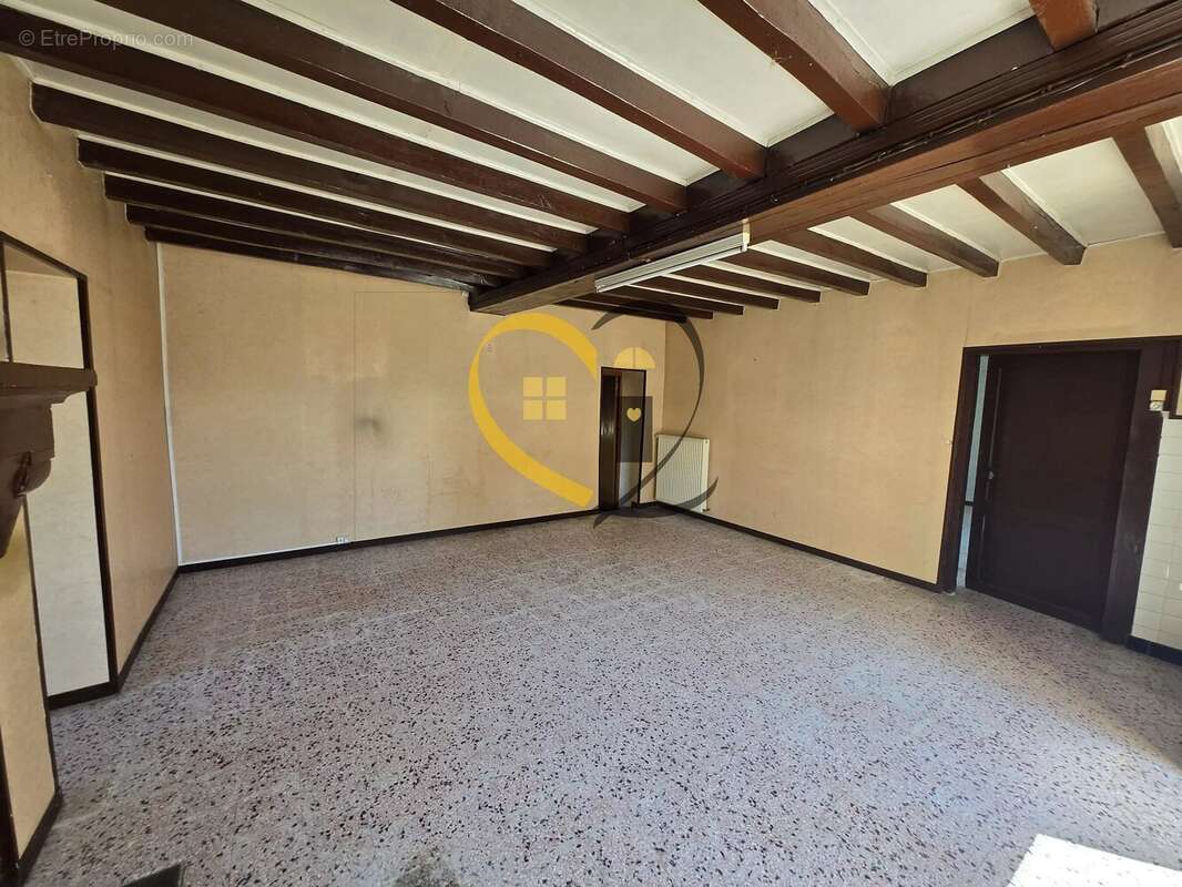 Maison à rénover avec dépendances – Neuvy-Deux-Clochers (18) - photo 3