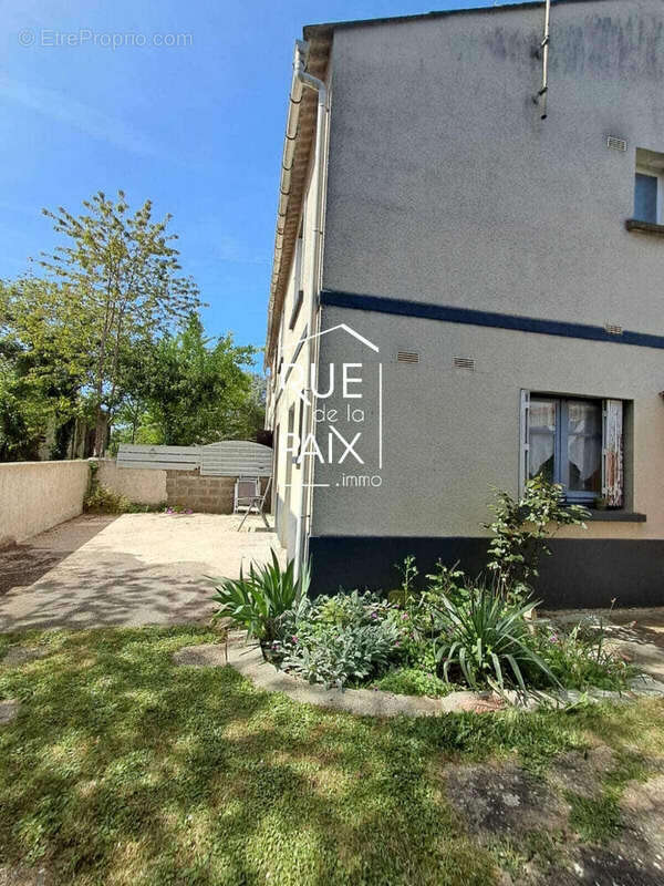 Maison à THURE