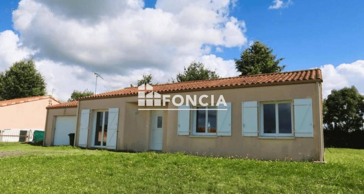 Maison à LA FLOCELLIERE