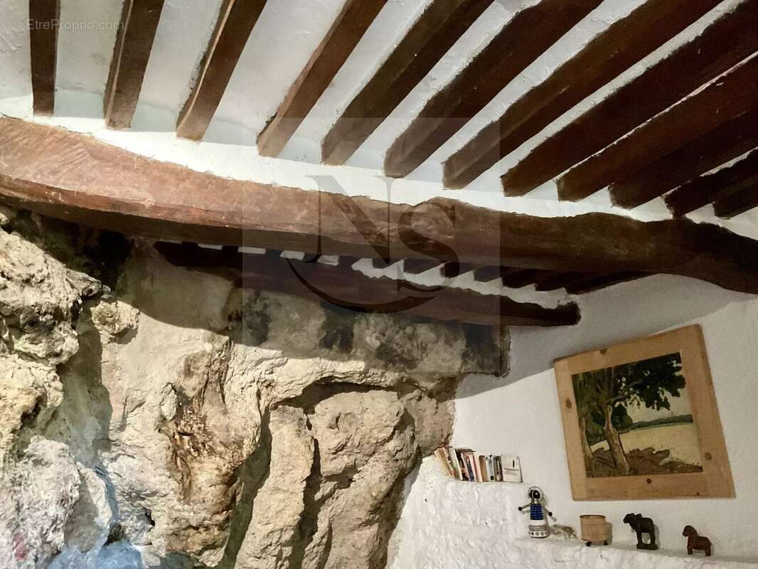 Maison à COTIGNAC