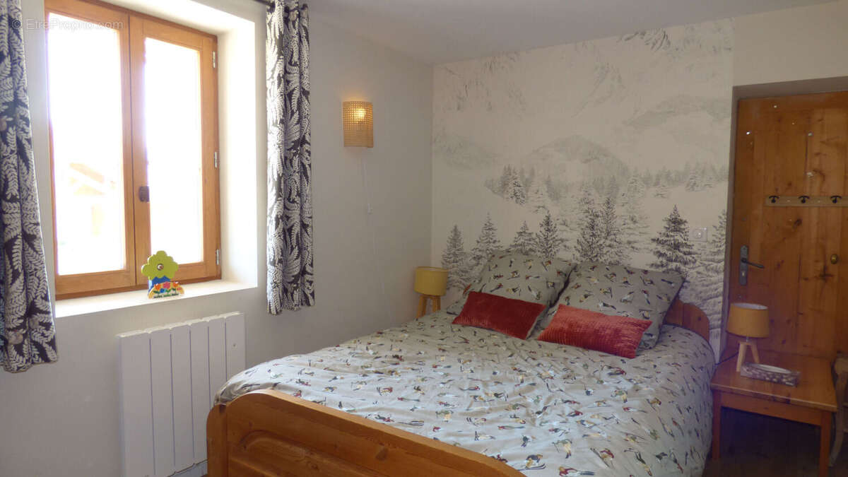 Maison à LES ALLUES