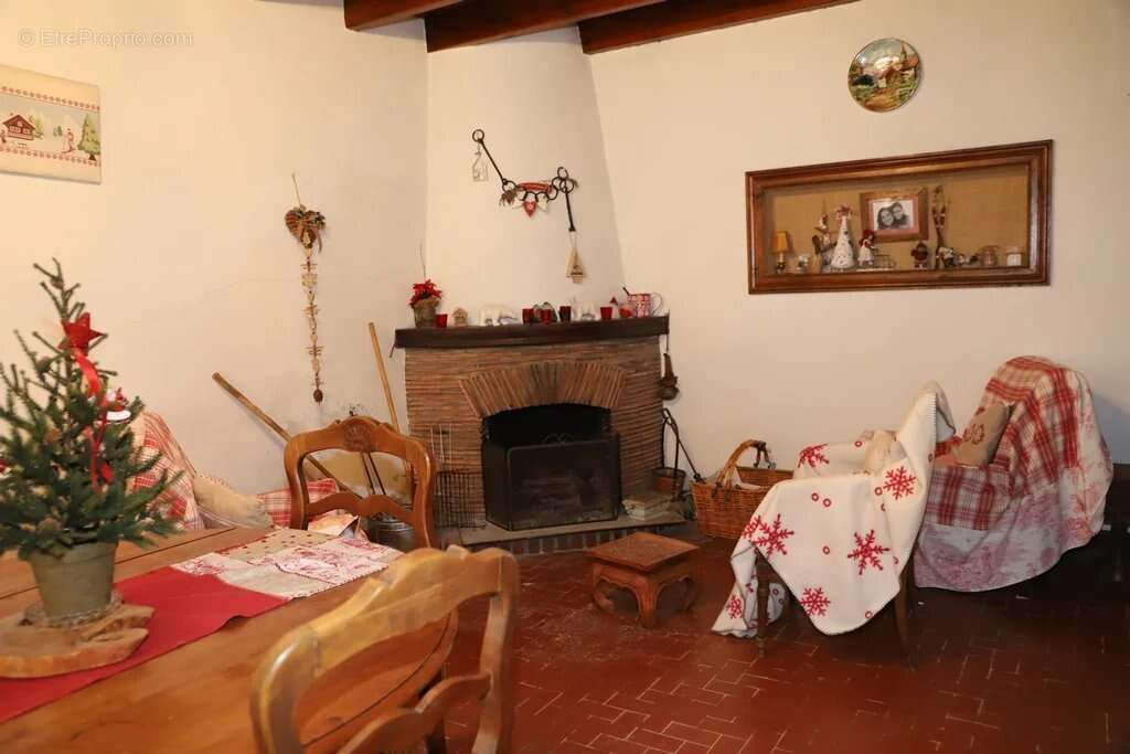 Appartement à LES CABANNES