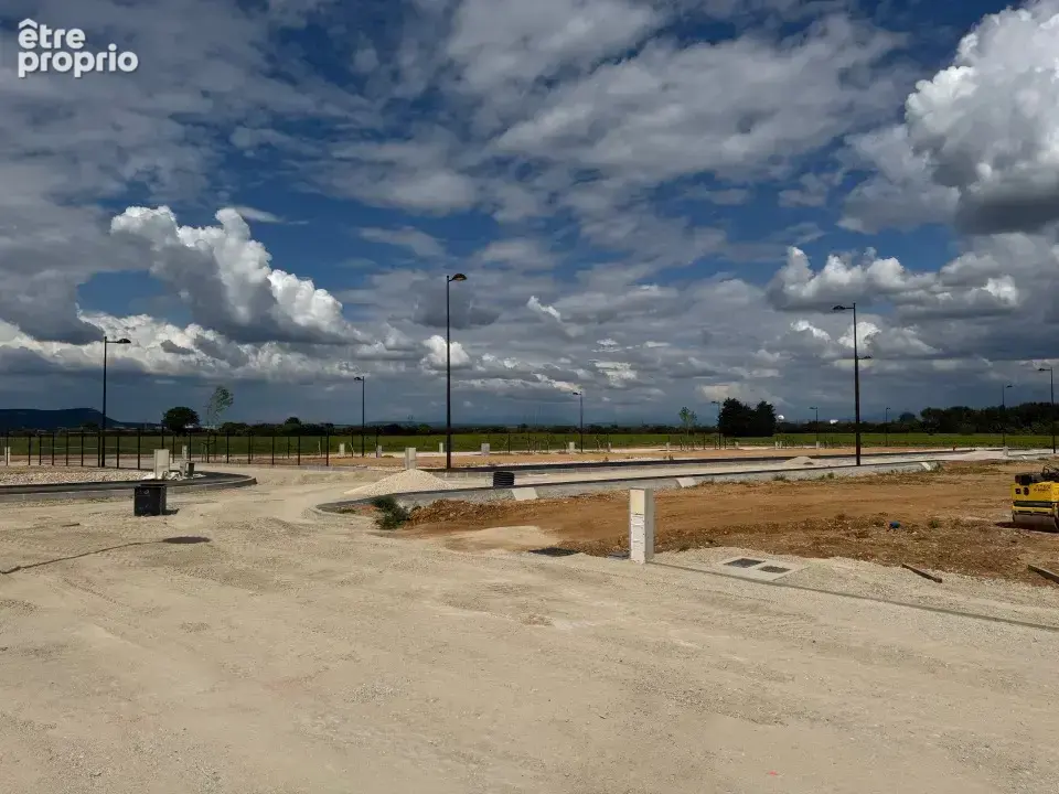 Terrain 275 m² à Laudun-L'ardoise  - photo 4