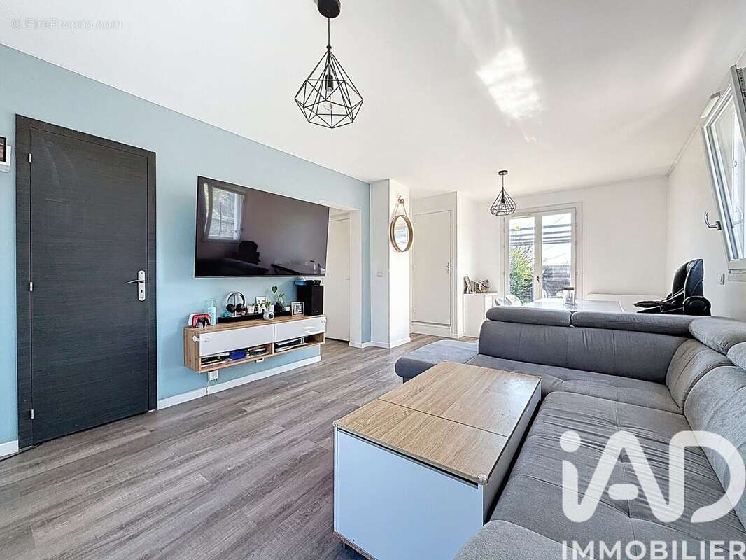 Photo 2 - Maison à SAINT-GERMAIN-LES-ARPAJON