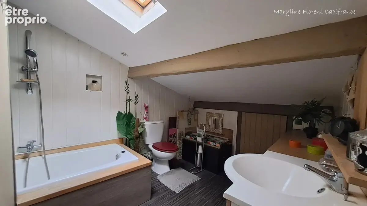 Maison T5 de 105 m² – Cour sans vis-à-vis, Véranda, Terrasse, Garage et dépendance - photo 16