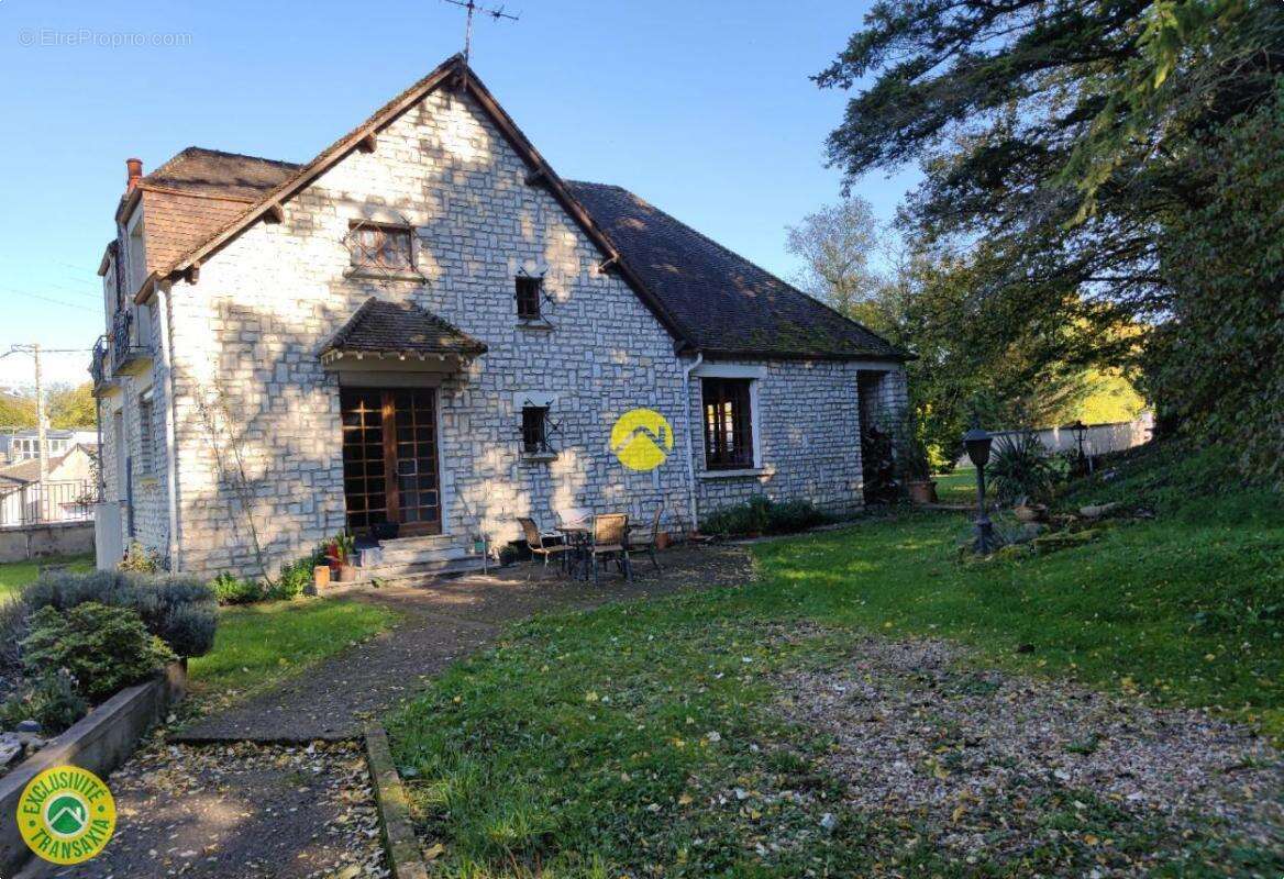 Maison à LA GUERCHE-SUR-L&#039;AUBOIS