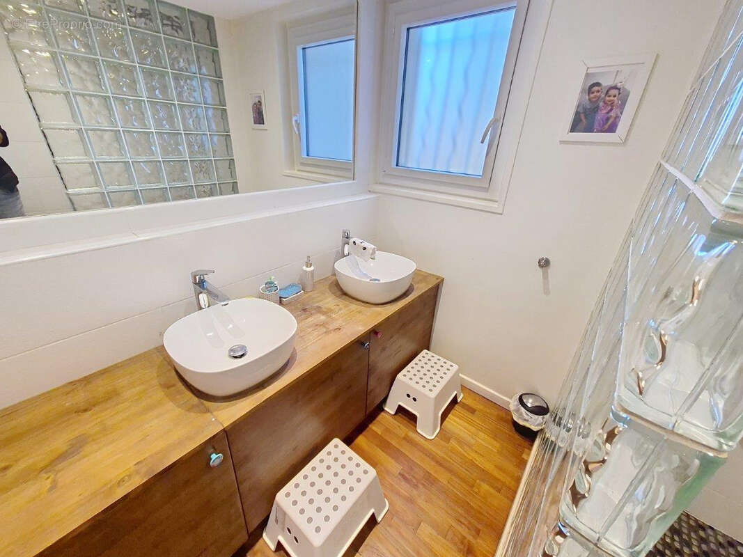 Maison à FLEURIEUX-SUR-L&#039;ARBRESLE