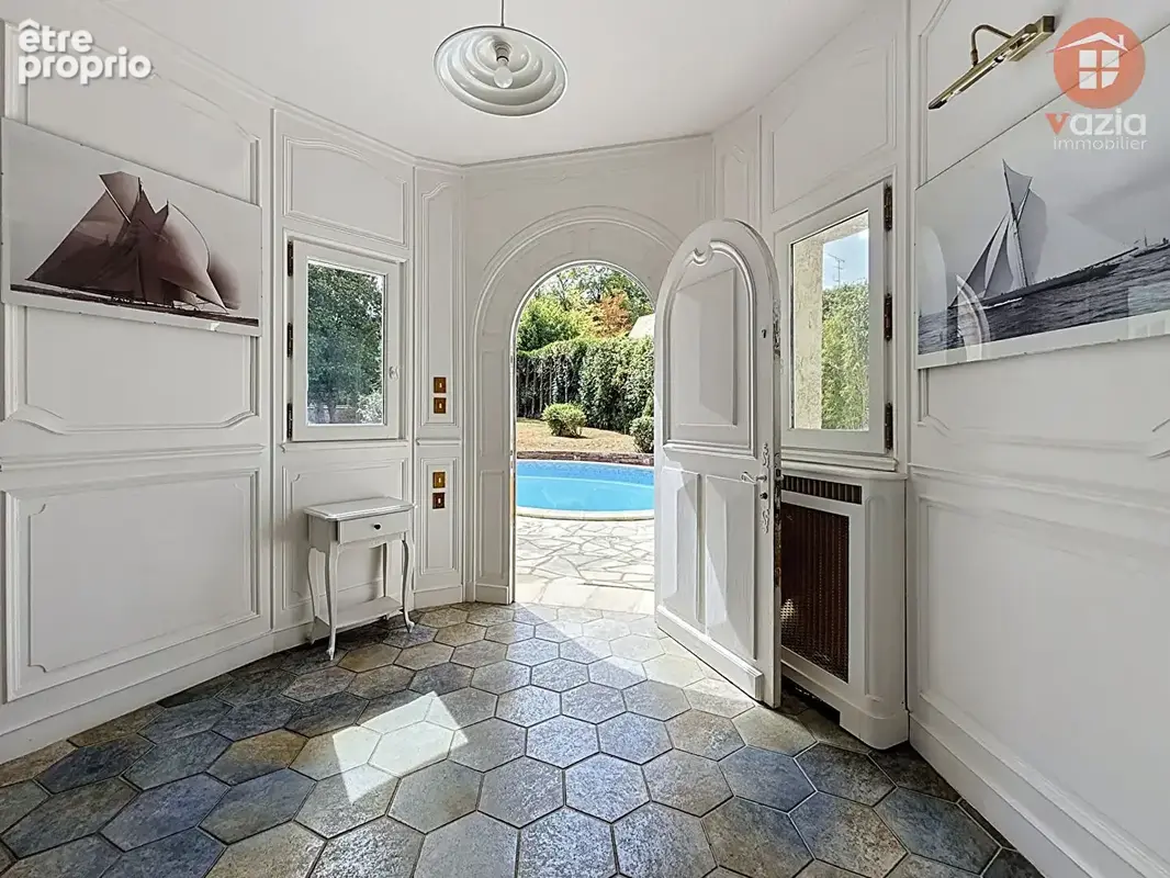 MARNES-LA-COQUETTE Demeure familiale de 330 m² sur parcelle de 1 377 m² - photo 10