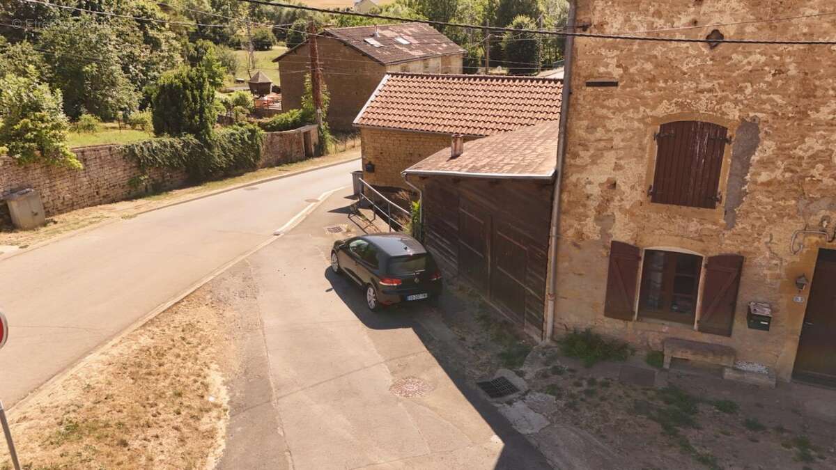 VILLECLOYE Charmante maison de village avec jardin, garage et terrasse couverte - photo 16