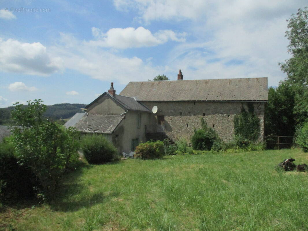 Maison à CHATEAU-CHINON(VILLE)
