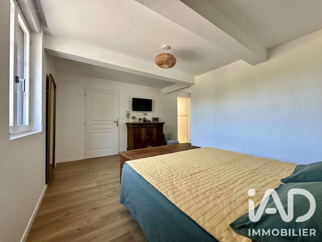 Maison 152 m² à Huismes  - photo 9
