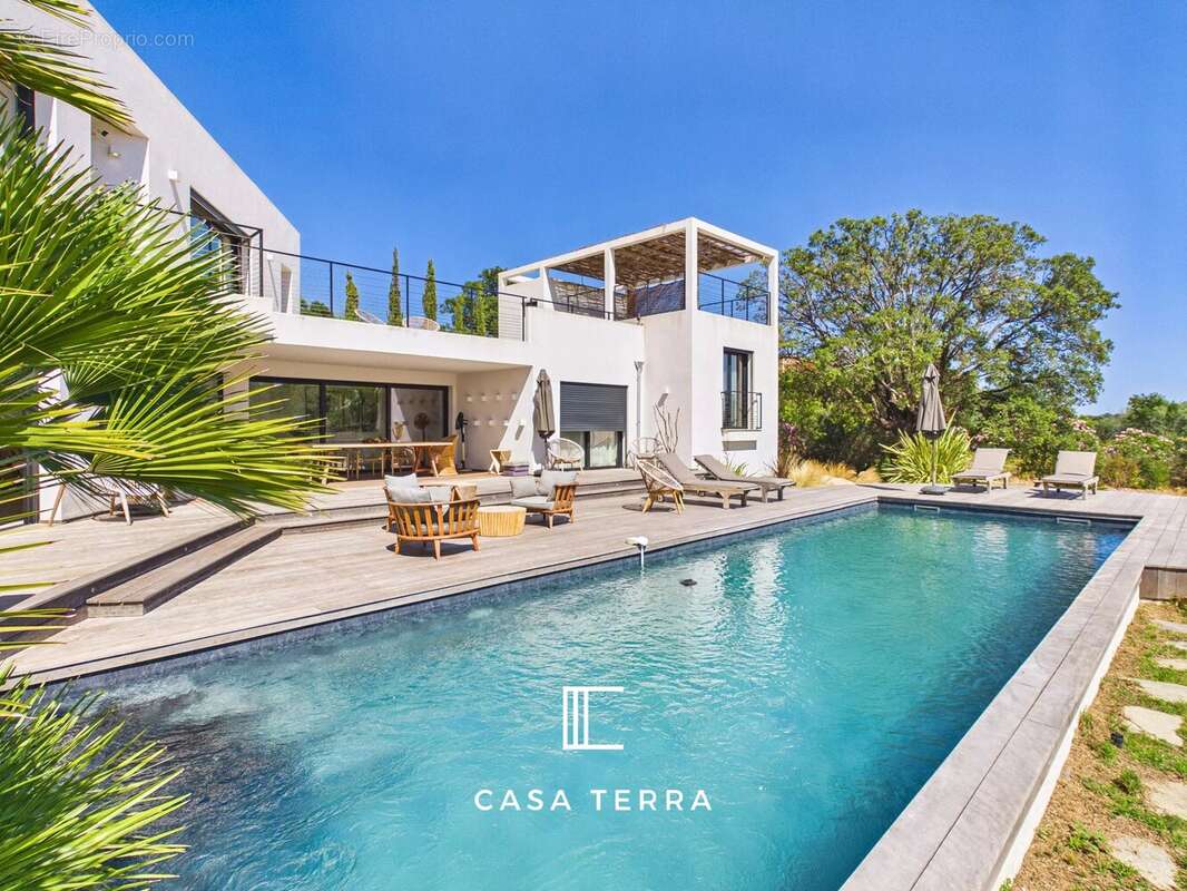 STAGNA - Villa d'exception avec piscine, vue montagnes et mer / Arasu - photo 16