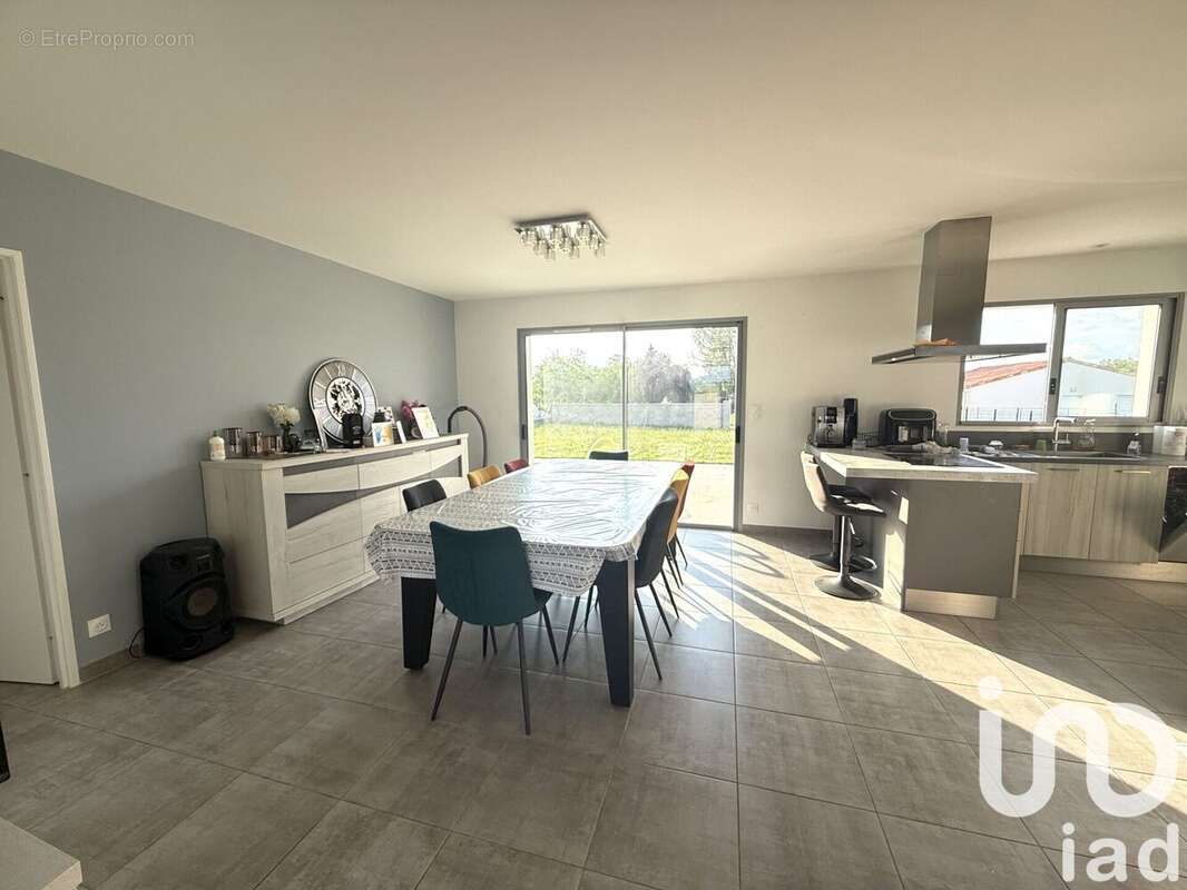 Photo 3 - Maison à OUZILLY