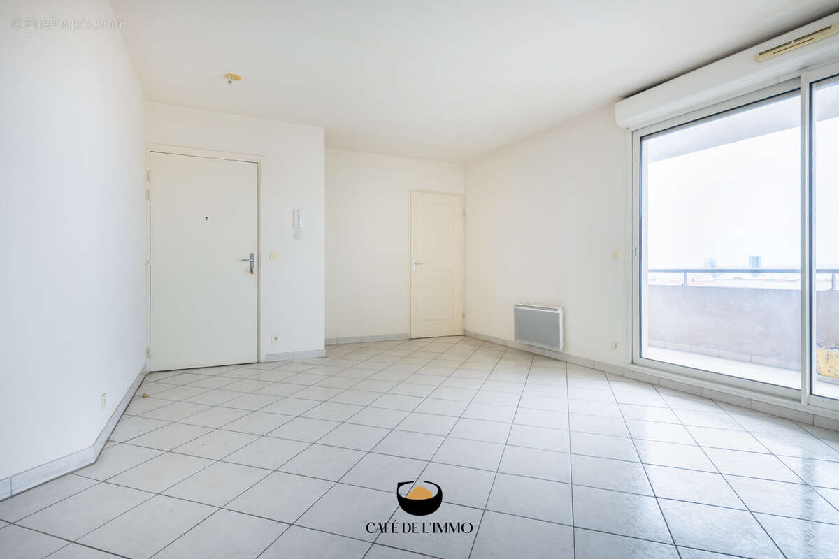 Appartement à MARSEILLE-4E