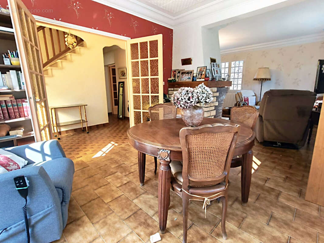 Maison à CHAMPCEVINEL