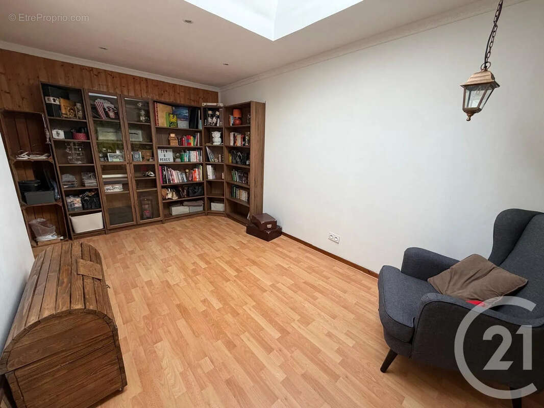 Maison 139 m² à Saint-Cyr  - photo 12