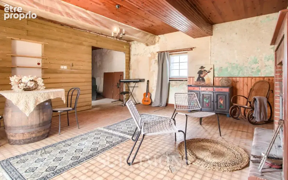 Longère en pierre - 2 260 m² de terrain - photo 2