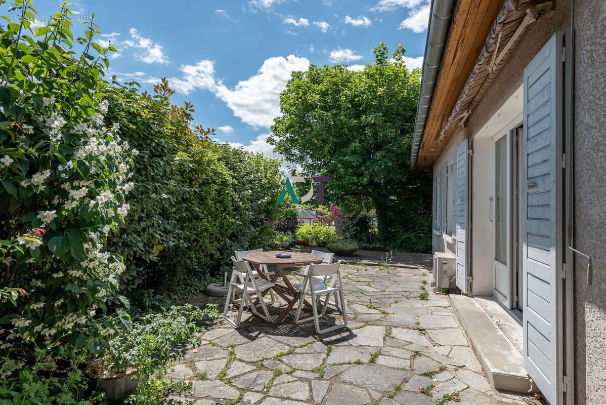 Maison à MONTBONNOT-SAINT-MARTIN