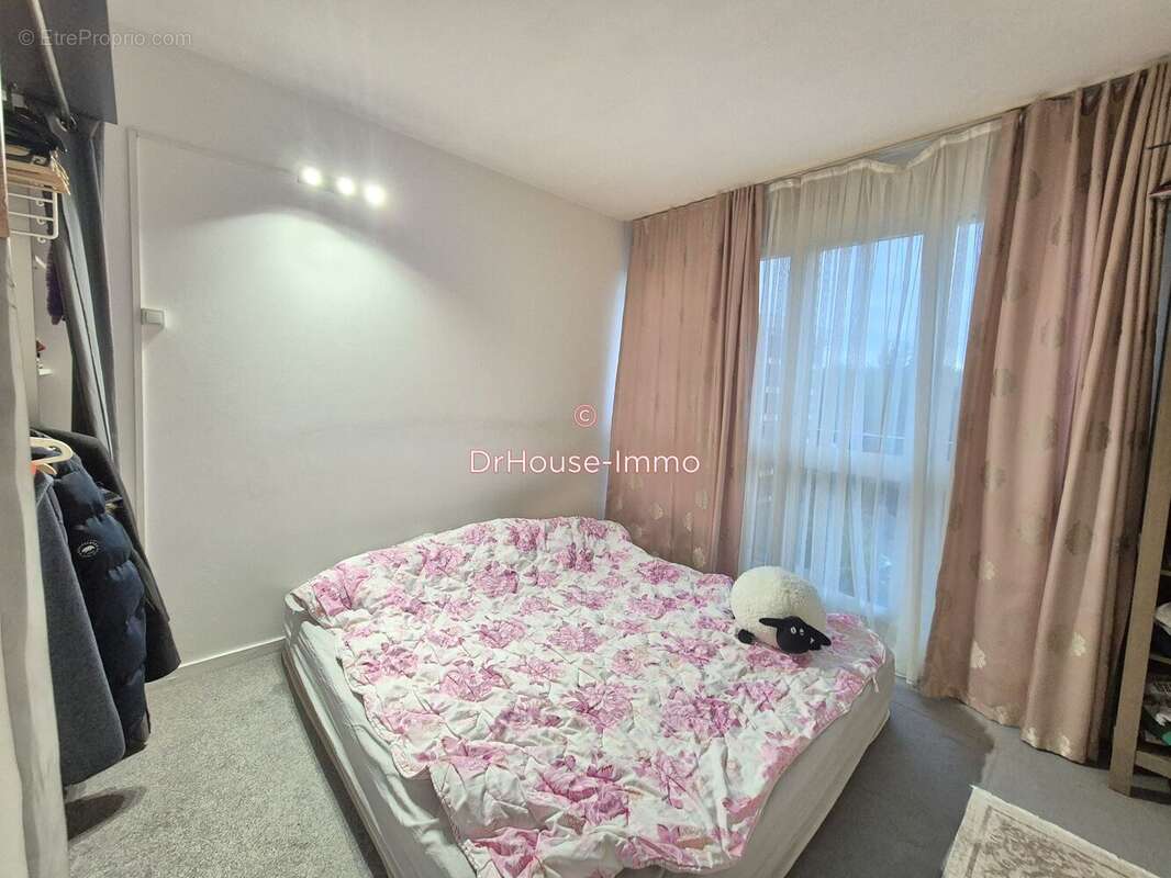 Appartement à LES MUREAUX