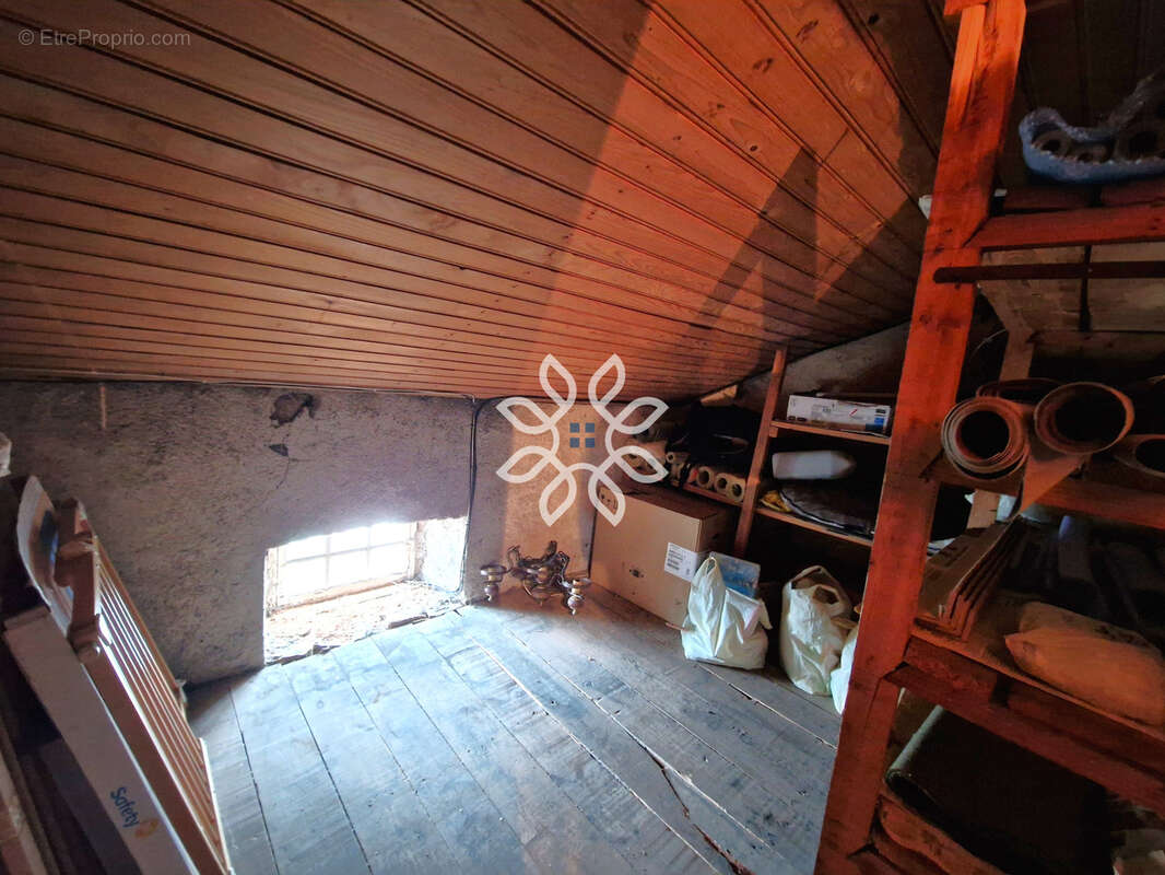 Maison familiale avec sous-sol complet et jardin - photo 22