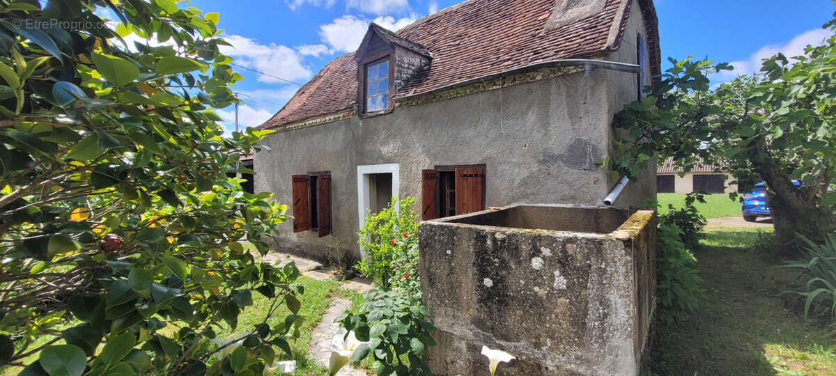 Maison à SAUVAGNON