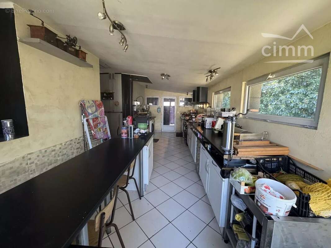 Maison d'habitation avec dépendances et jardin - photo 20