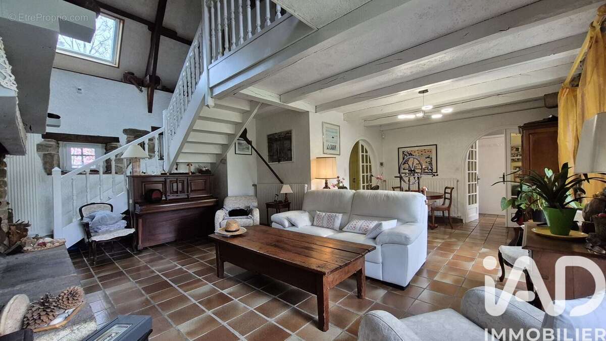 Photo 2 - Maison à SAINT-AVE