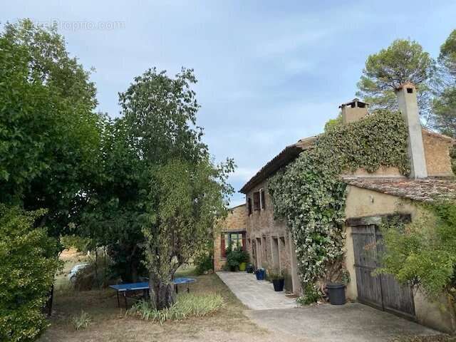 Maison à ENTRECASTEAUX