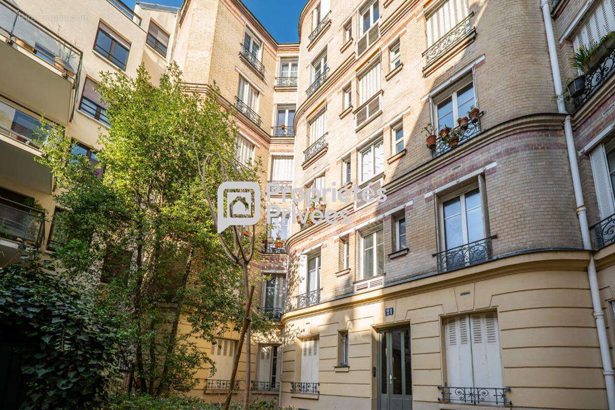 Appartement à PARIS-14E
